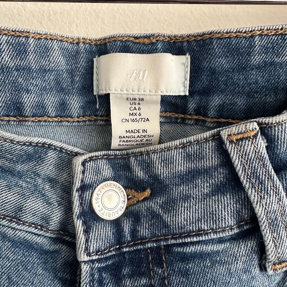 2/$50 Wide Straight Leg Medium Wash Jeans H&M SIZE 6 WOMEN'S - Picture 5 of 8